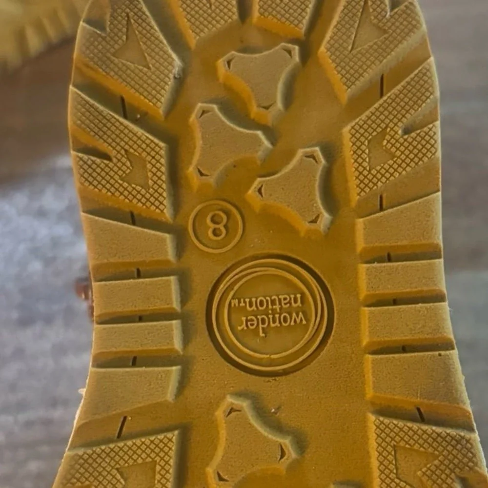 Wonder Nation Kids snow‎ boots size 8